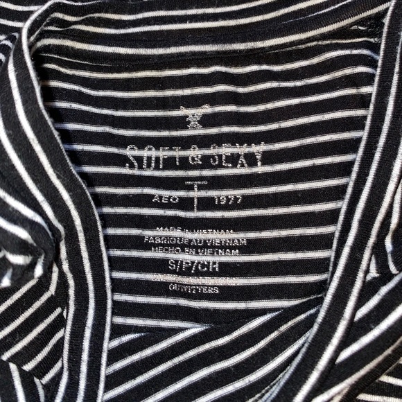🦋2 for $15 - AE Striped TShirt - Picture 2 of 6
